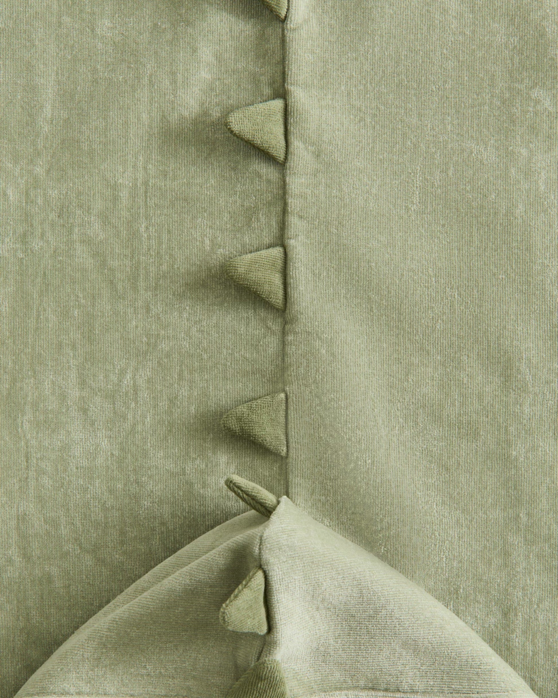 Dinosaur Cape - Detail 2
